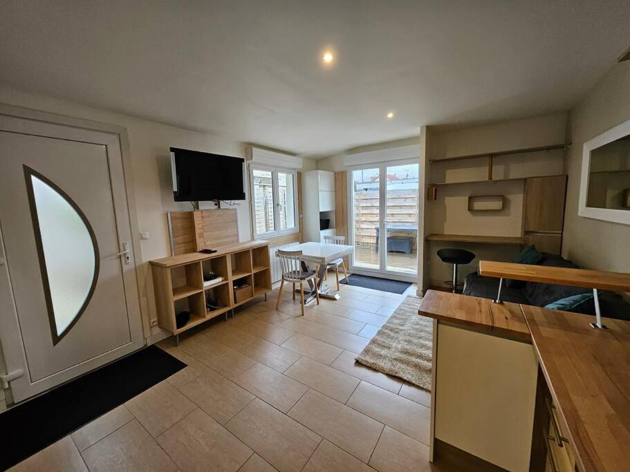 Le 301 Vercingetorix - Proche Paris & Disney Шампиньи-сюр-Марн Экстерьер фото